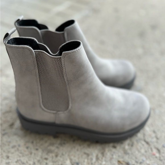 Gray Women's Chelsea Boots - Picture 2 of 4